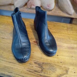SAS Black Leather Jade Ankle Boots Womens Size 7